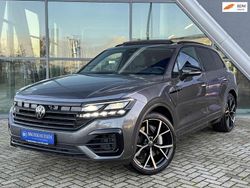 Grijs (metallic) Gebruikt 2023 VW Touareg R SUV | € 66.950
