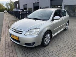 Grijs (metallic) Gebruikt 2005 Toyota Corolla Hatchback | € 4.199 (Iets duurder)