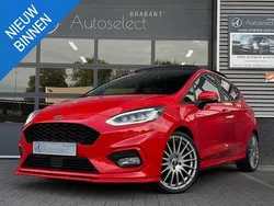 Rood Gebruikt 2018 Ford Fiesta ST-Line Hatchback | € 12.490 (Eerlijke prijs)