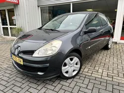 Grijs Gebruikt 2008 Renault Clio II Hatchback | € 2.150 (Eerlijke prijs)