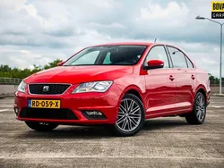 Rood Gebruikt 2017 Seat Toledo CONNECT Hatchback | € 12.945