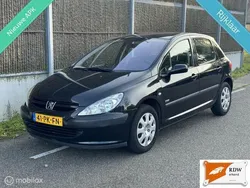 Zwart Gebruikt 2004 Peugeot 307 Griffe Hatchback | € 2.450 (Eerlijke prijs)