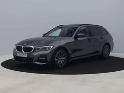 Grijs Gebruikt 2021 BMW 330e M Sport Stationwagen | € 33.700 (Eerlijke prijs)