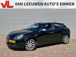 Zwart, metallic lak Gebruikt 2011 Alfa Romeo Giulietta Distinctive Hatchback | € 6.748 (Iets duurder)