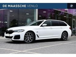 Wit Gebruikt 2022 BMW 530e Comfort Edition Stationwagen | € 44.950 (Eerlijke prijs)