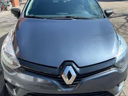 Grijs Gebruikt 2018 Renault Clio IV Life Hatchback | € 10.000 (Eerlijke prijs)