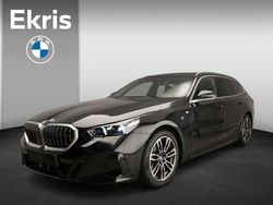 Zwart Nieuw 2025 BMW 530e M Sport Stationwagen | € 83.339