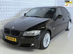 Zwart Gebruikt 2010 BMW 320 Sedan | € 4.999 (Eerlijke prijs)