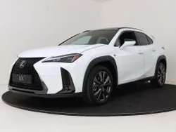 Fwhite & black roof (licht wit parelmoer) Gebruikt 2025 Lexus UX 300e Sport Design Packet SUV | € 49.950