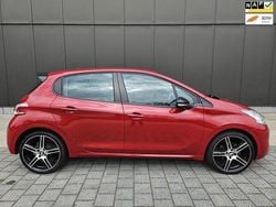 Rood Gebruikt 2014 Peugeot 208 Envy Hatchback | € 4.750 (Goede deal)