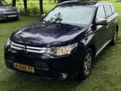 Blauw Gebruikt 2014 Mitsubishi Outlander SUV | € 13.000 (Eerlijke prijs)