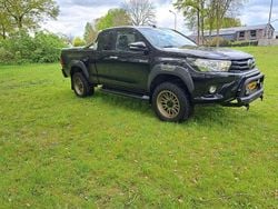 Zwart Gebruikt 2016 Toyota HiLux Pickup | € 26.000 (Goede deal)