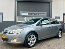 Grijs Gebruikt 2011 Opel Astra Cosmo Stationwagen | € 4.685 (Eerlijke prijs)