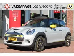 Grijs, metallic lak Gebruikt 2020 Mini Cooper S Essential Hatchback | € 16.990