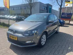 Grijs, metallic lak Gebruikt 2014 VW Polo Hatchback | € 5.450 (Goede deal)