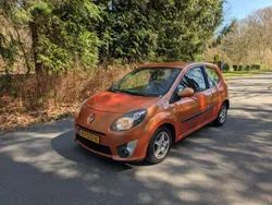 Oranje Gebruikt 2008 Renault Twingo Dynamique Hatchback | € 2.100