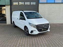Wit Gebruikt 2024 Mercedes Vito Van | € 47.500