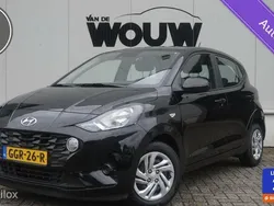 Zwart Gebruikt 2022 Hyundai i10 Comfort Hatchback | € 17.495 (Eerlijke prijs)