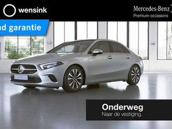Wit, metallic lak Gebruikt 2022 Mercedes A250 Business Sedan | € 31.850 (Eerlijke prijs)