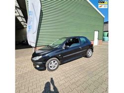 Zwart Gebruikt 2001 Peugeot 206 Hatchback | € 1.150 (Eerlijke prijs)