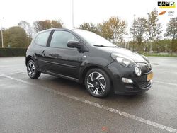 Zwart (metallic) Gebruikt 2013 Renault Twingo Collection Hatchback | € 3.450 (Eerlijke prijs)