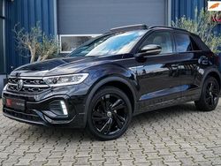 Zwart Gebruikt 2024 VW T-Roc Beats SUV | € 39.995 (Duur)