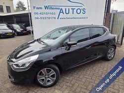 Zwart Gebruikt 2016 Renault Clio IV Night&Day Hatchback | € 6.969 (Eerlijke prijs)