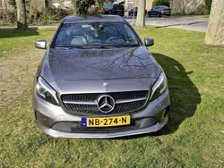 Grijs Gebruikt 2017 Mercedes A180 Edition Hatchback | € 12.900 (Eerlijke prijs)