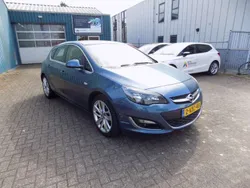 Blauw Gebruikt 2013 Opel Astra Cosmo Hatchback | € 3.495 (Eerlijke prijs)