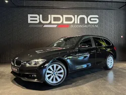 Zwart Gebruikt 2016 BMW 318 Comfort Edition Stationwagen | € 16.450 (Eerlijke prijs)