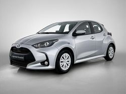 Zilver metallic Gebruikt 2022 Toyota Yaris Business Edition Hatchback | € 19.950 (Eerlijke prijs)