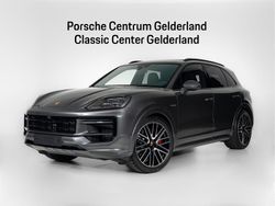 Grijs Gebruikt 2025 Porsche Cayenne S E-Hybrid SUV | € 169.900 (Iets duurder)