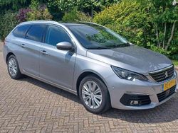 Grijs Gebruikt 2017 Peugeot 308 Allure Stationwagen | € 11.500 (Eerlijke prijs)