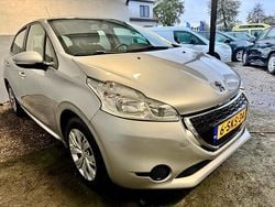 Grijs (metallic) Gebruikt 2013 Peugeot 208 Active Hatchback | € 3.950 (Eerlijke prijs)