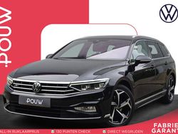 Zwart Gebruikt 2023 VW Passat Business+ Stationwagen | € 29.900 (Iets duurder)