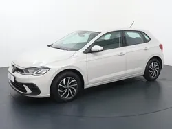Grijs Gebruikt 2024 VW Polo Life Hatchback | € 22.540 (Eerlijke prijs)