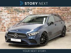 Blauw (metallic) Gebruikt 2020 Mercedes A250 AMG Hatchback | € 28.950 (Eerlijke prijs)