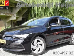 Zwart Gebruikt 2022 VW Golf VIII Life Hatchback | € 23.445 (Super prijs)