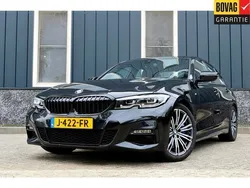 Zwart Gebruikt 2020 BMW 318 M Sport Sedan | € 28.950 (Eerlijke prijs)