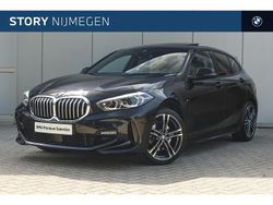 Zwart Gebruikt 2024 BMW 118 Executive Hatchback | € 35.495 (Goede deal)
