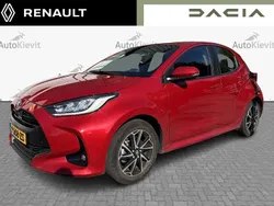 Rood Gebruikt 2024 Toyota Yaris Hybrid Hatchback | € 22.950 (Eerlijke prijs)