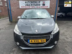Grijs Gebruikt 2014 Peugeot 208 Style Hatchback | € 5.750 (Eerlijke prijs)