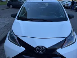 Wit Gebruikt 2017 Toyota Aygo Hatchback | € 7.950 (Eerlijke prijs)