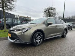 Groen, metallic lak Gebruikt 2020 Toyota Corolla Stationwagen | € 24.945 (Eerlijke prijs)
