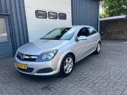 Grijs Gebruikt 2008 Opel Astra GTC Business Hatchback | € 1.899 (Eerlijke prijs)