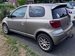 Zilver Gebruikt 2003 Toyota Yaris Sol Hatchback | € 1.000 (Goede deal)