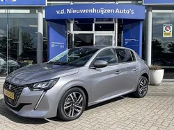 Grijs Gebruikt 2021 Peugeot 208 Allure Hatchback | € 17.950 (Eerlijke prijs)