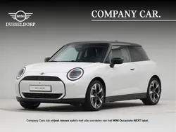 Wit, metallic lak Gebruikt 2024 Mini Cooper Classic Hatchback | € 37.750