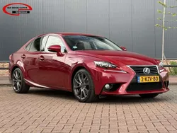 Rood Gebruikt 2013 Lexus IS300h Sedan | € 18.450 (Goede deal)