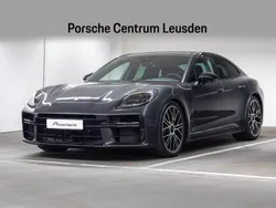 Vulkaangrijs metallic Nieuw 2024 Porsche Panamera Turbo E-Hybrid Sedan | € 262.929